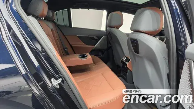 BMW 5 Series 2025 — Photo 10/20