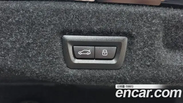 BMW 5 Series 2025 — Photo 16/20