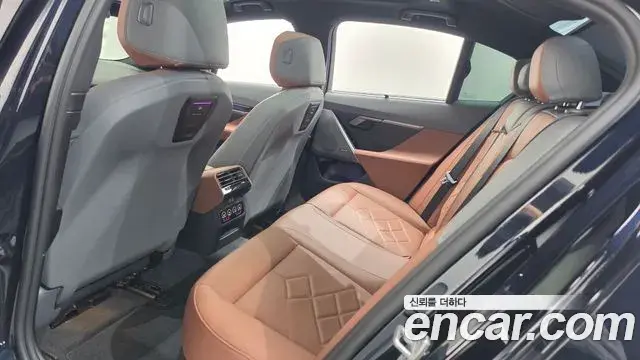 BMW 5 Series 2025 — Photo 18/20