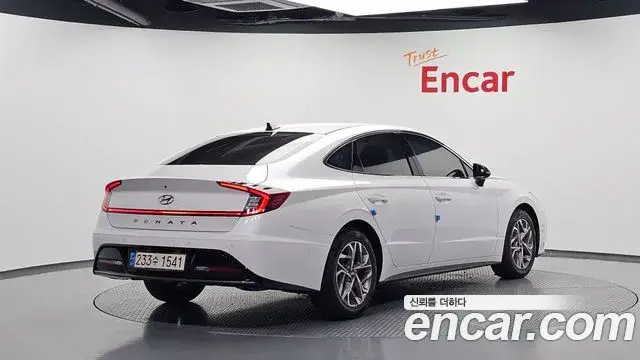 Hyundai Sonata 2022 — Photo 2/20