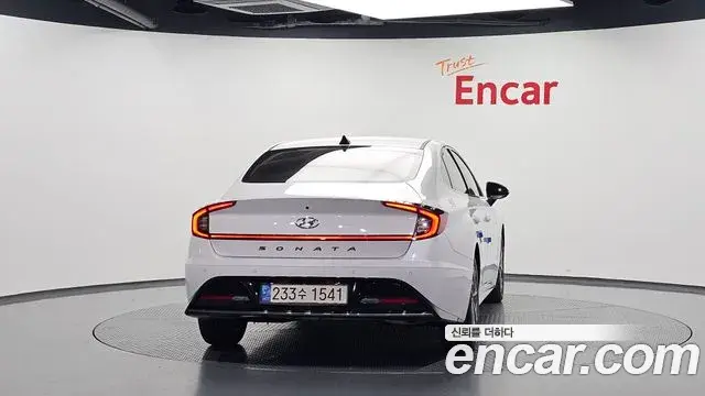 Hyundai Sonata 2022 — Photo 4/20