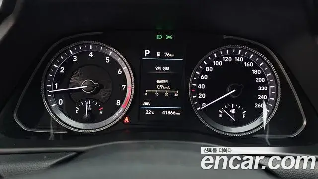 Hyundai Sonata 2022 — Photo 8/20