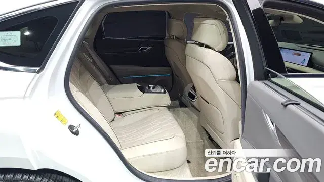 Genesis Electrified G80 2024 — Photo 11/20