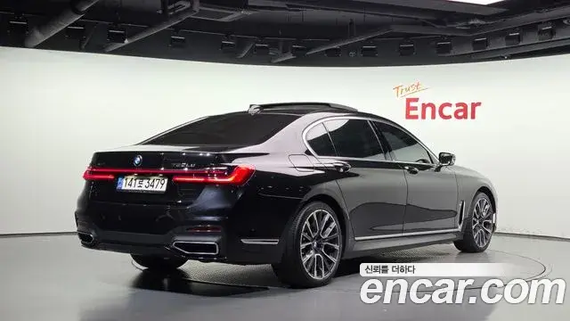 BMW 7 Series 2021 — Photo 2/20