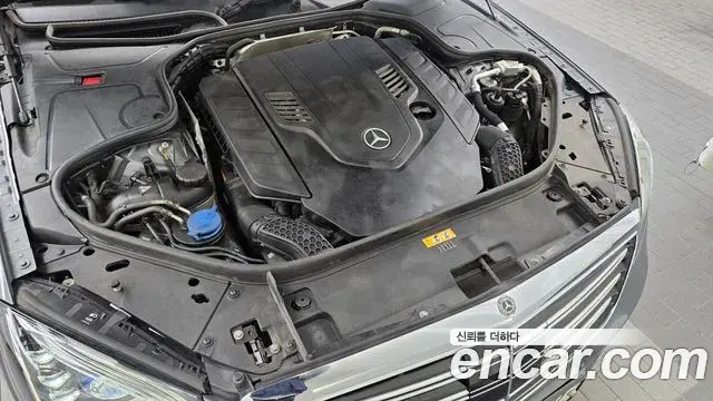 Mercedes-Benz S-Class 2019 — Photo 6/20