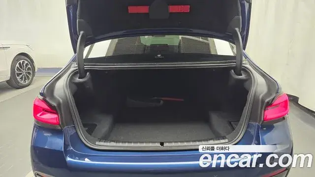 BMW 5 Series 2021 — Photo 18/20