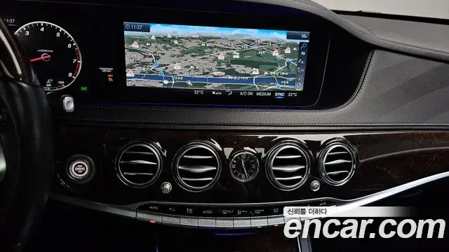 Mercedes-Benz S-Class 2019 — Photo 14/20