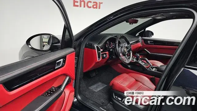 Porsche Cayenne 2020 — Фото 10/20