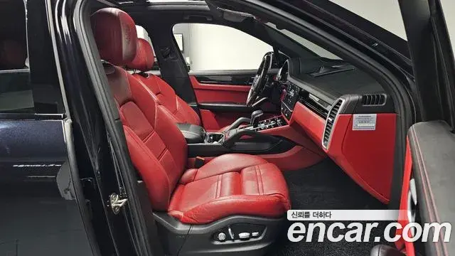 Porsche Cayenne 2020 — Фото 11/20
