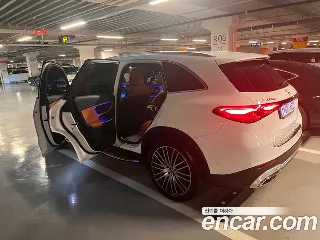 Mercedes-Benz GLC-Class 2023 — Photo 1/6