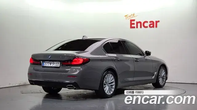 BMW 5 Series 2021 — Photo 2/20