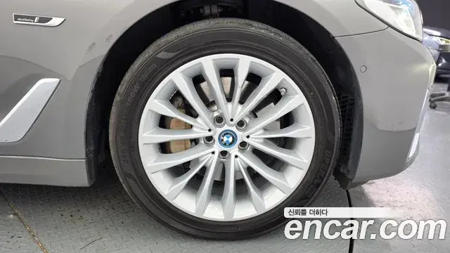 BMW 5 Series 2021 — Photo 5/20
