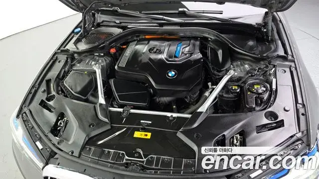 BMW 5 Series 2021 — Photo 6/20
