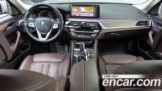 BMW 5 Series 2021 — Photo 7/20
