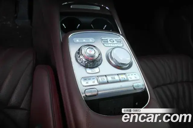 Genesis G90 2022 — Photo 10/19