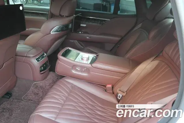 Genesis G90 2022 — Photo 15/19