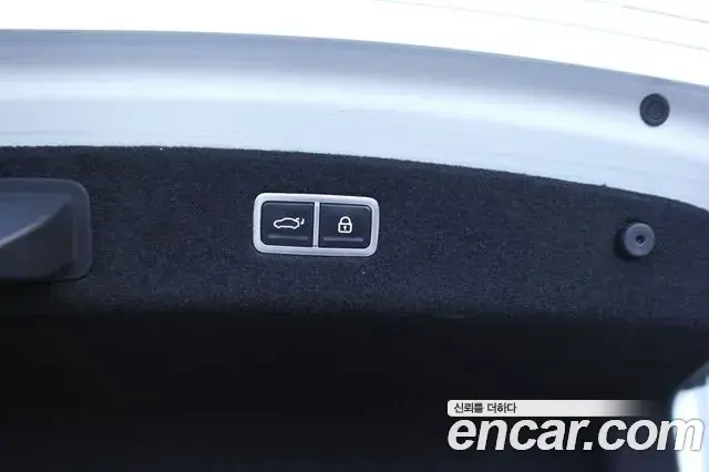 Genesis G90 2022 — Photo 18/19
