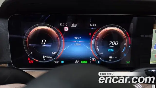Mercedes-Benz E-Class 2021 — Photo 8/20