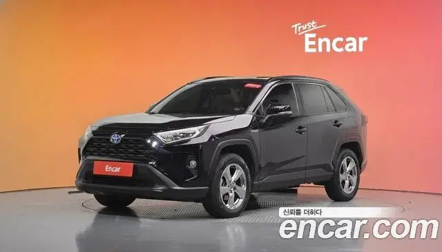 Toyota RAV4 2020 — Photo 1/20