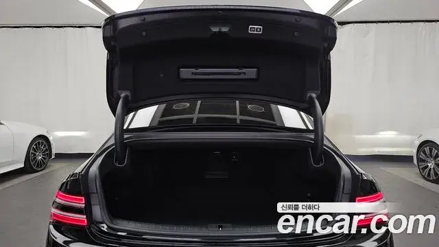 Genesis Electrified G80 2022 — Photo 20/20
