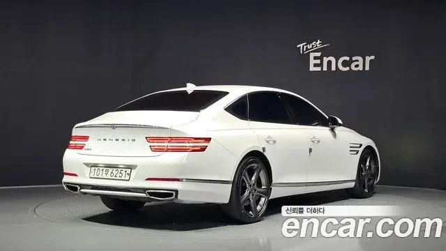 Genesis Electrified G80 2020 — Photo 2/20