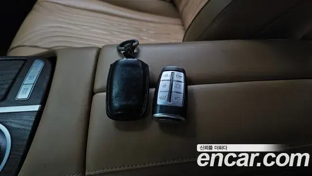 Genesis Electrified G80 2020 — Photo 15/20