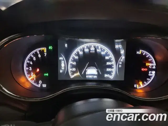 Jeep Grand Cherokee 2021 — Photo 5/7