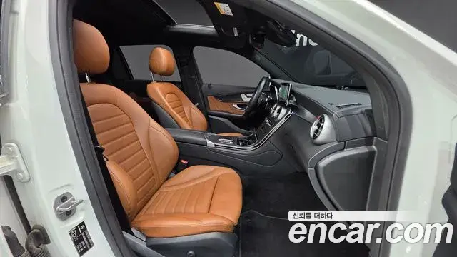 Mercedes-Benz GLC-Class 2022 — Photo 10/20