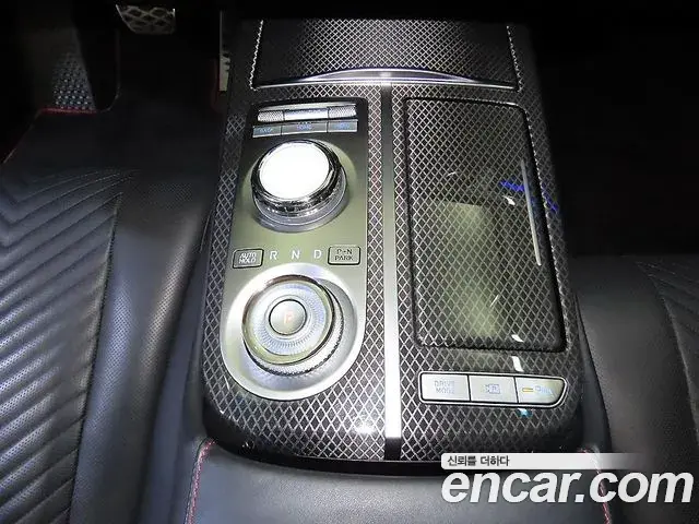 Genesis Electrified G80 2023 — Photo 11/20