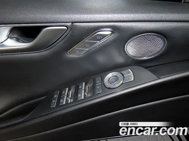 Genesis Electrified G80 2023 — Photo 12/20