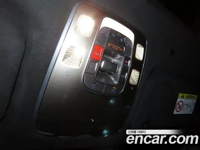 Genesis Electrified G80 2023 — Photo 15/20