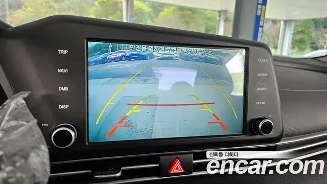 Hyundai The New Avante Hybrid 2021 — Photo 11/20