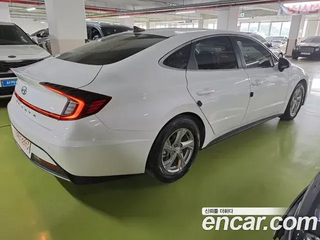 Hyundai Sonata Hybrid 2022 — ფოტო 9/17