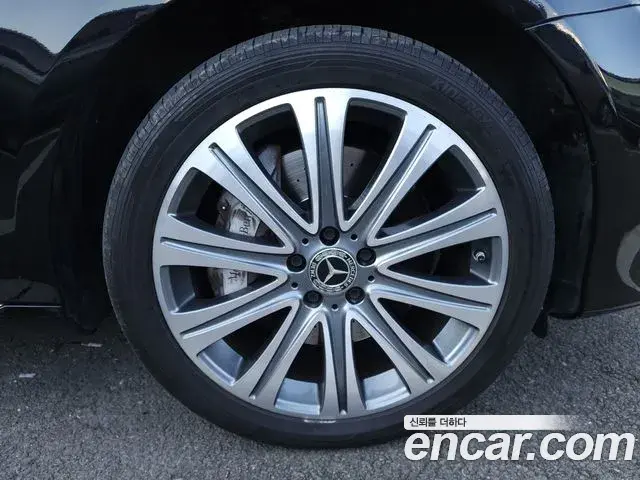 Mercedes-Benz E-Class 2020 — ფოტო 3/20
