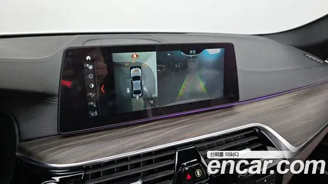 BMW 5 Series 2018 — Şəkil 11/20