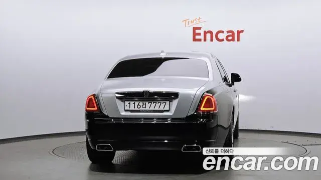Rolls-Royce Ghost 2018 — ფოტო 3/20