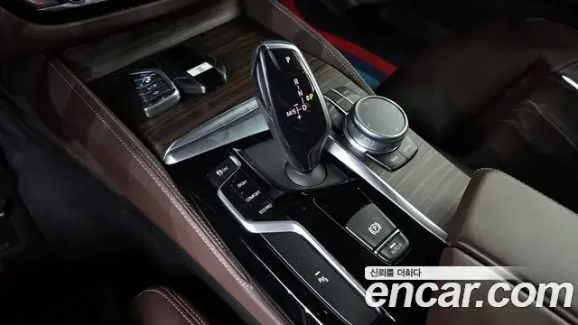 BMW 5 Series 2020 — ფოტო 6/20
