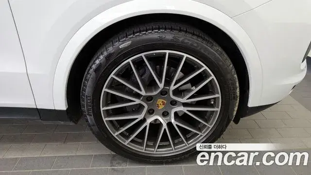 Porsche Cayenne 2021 — Photo 14/20