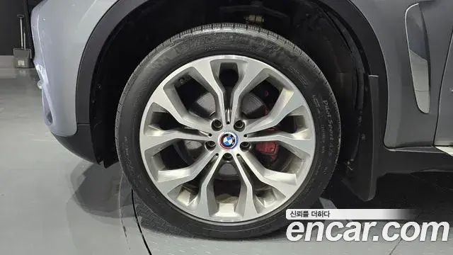 BMW X6 2018 — Şəkil 13/20