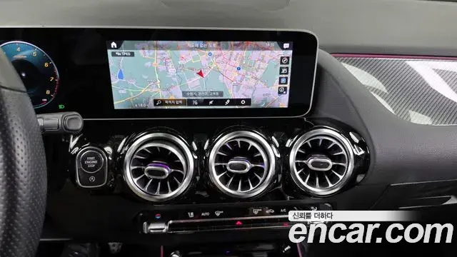 Mercedes-Benz GLA-Class 2020 — Photo 6/20