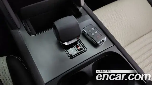 Land Rover Discovery Sport 2024 — Photo 17/20