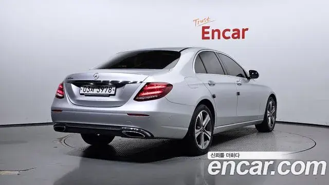 Mercedes-Benz E-Class 2019 — Photo 14/20