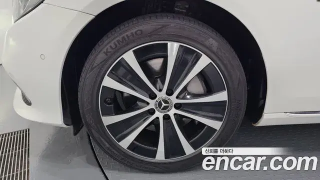 Mercedes-Benz E-Class 2020 — Şəkil 18/20