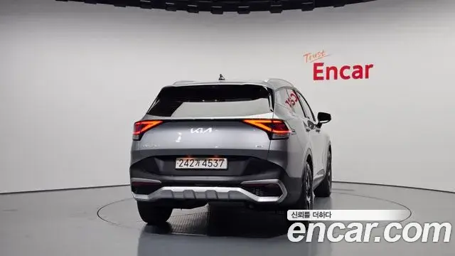 Kia Sportage 2021 — ფოტო 3/20