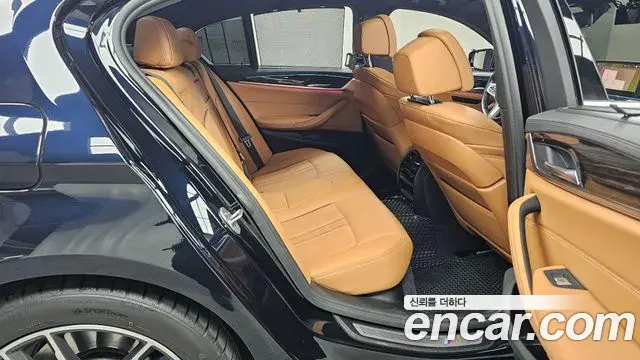 BMW 5 Series 2022 — ფოტო 11/20