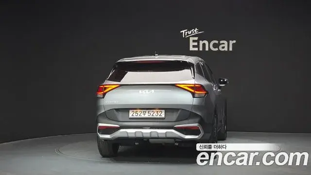 Kia Sportage 2021 — ფოტო 3/20
