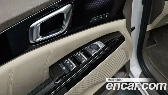 Kia Carnival 2020 — Фото 13/20
