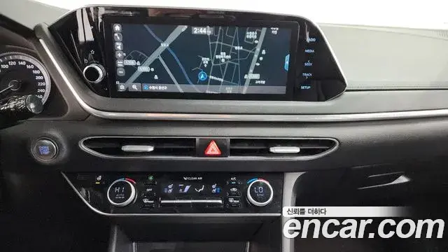 Hyundai Sonata Hybrid 2019 — Şəkil 18/20