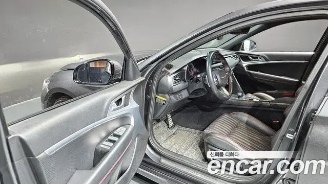 Genesis G70 2018 — Photo 18/20