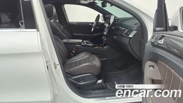 Mercedes-Benz GLE-Class 2019 — Photo 18/20
